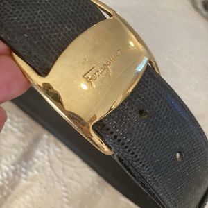 Original Ferregamo women  leather belt